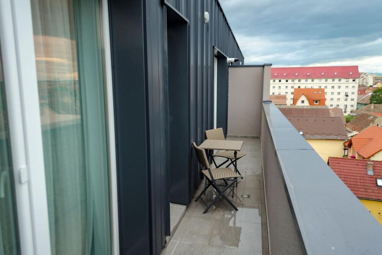 Paul'S Place. New Rooftop Apartment In Downtown Sibiu Exterior foto